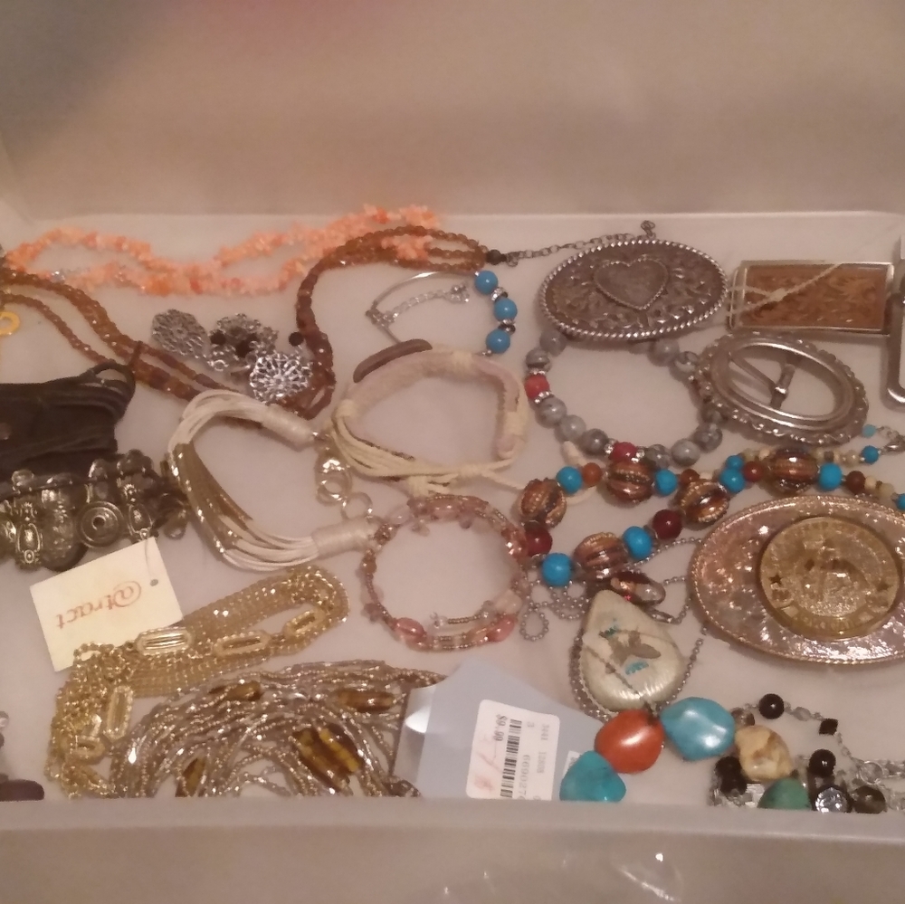 Lots of Jewelry